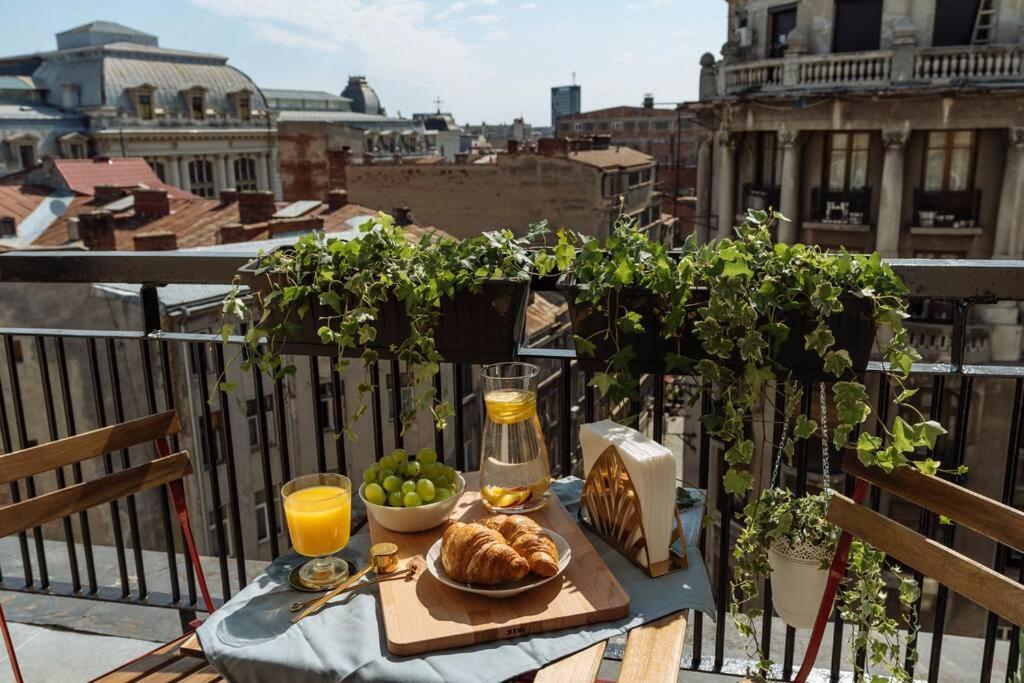 Sunny 2Br Flat - Old Town View Apartment Bucharest Exterior photo
